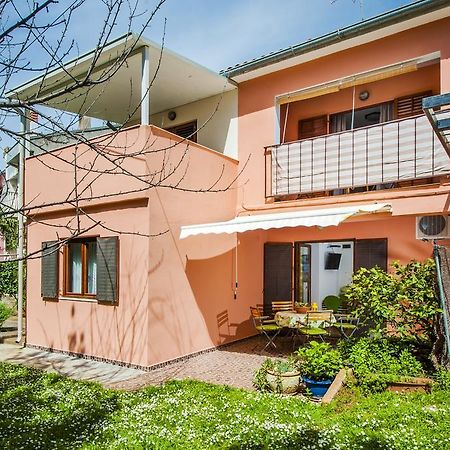 Apartments Aja And Stefy ロヴィニ エクステリア 写真