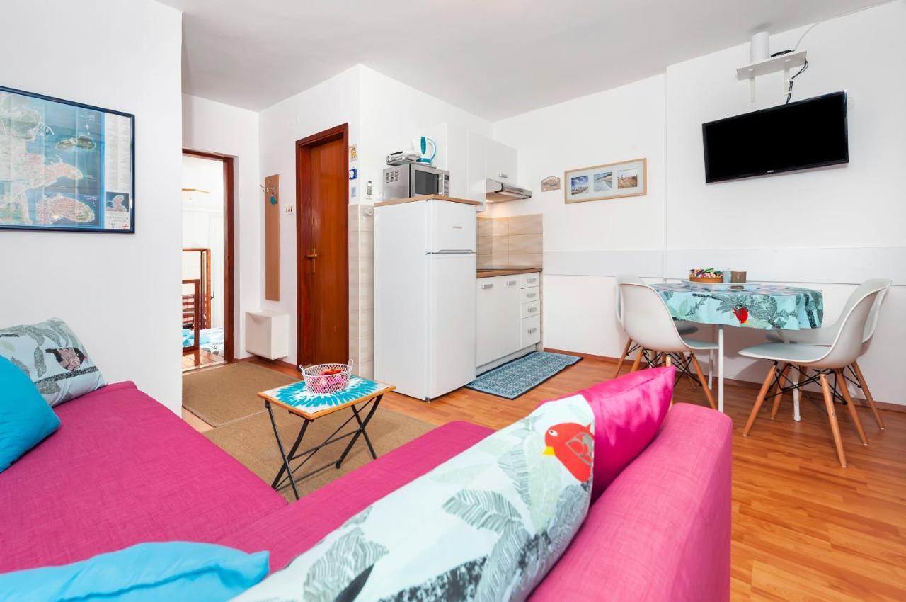 Apartments Aja And Stefy ロヴィニ エクステリア 写真